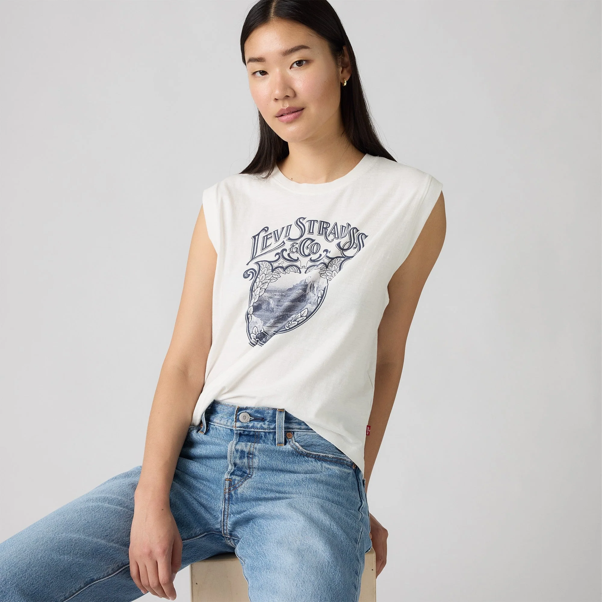 Levi's® Women's Graphic Boxy Tank Top