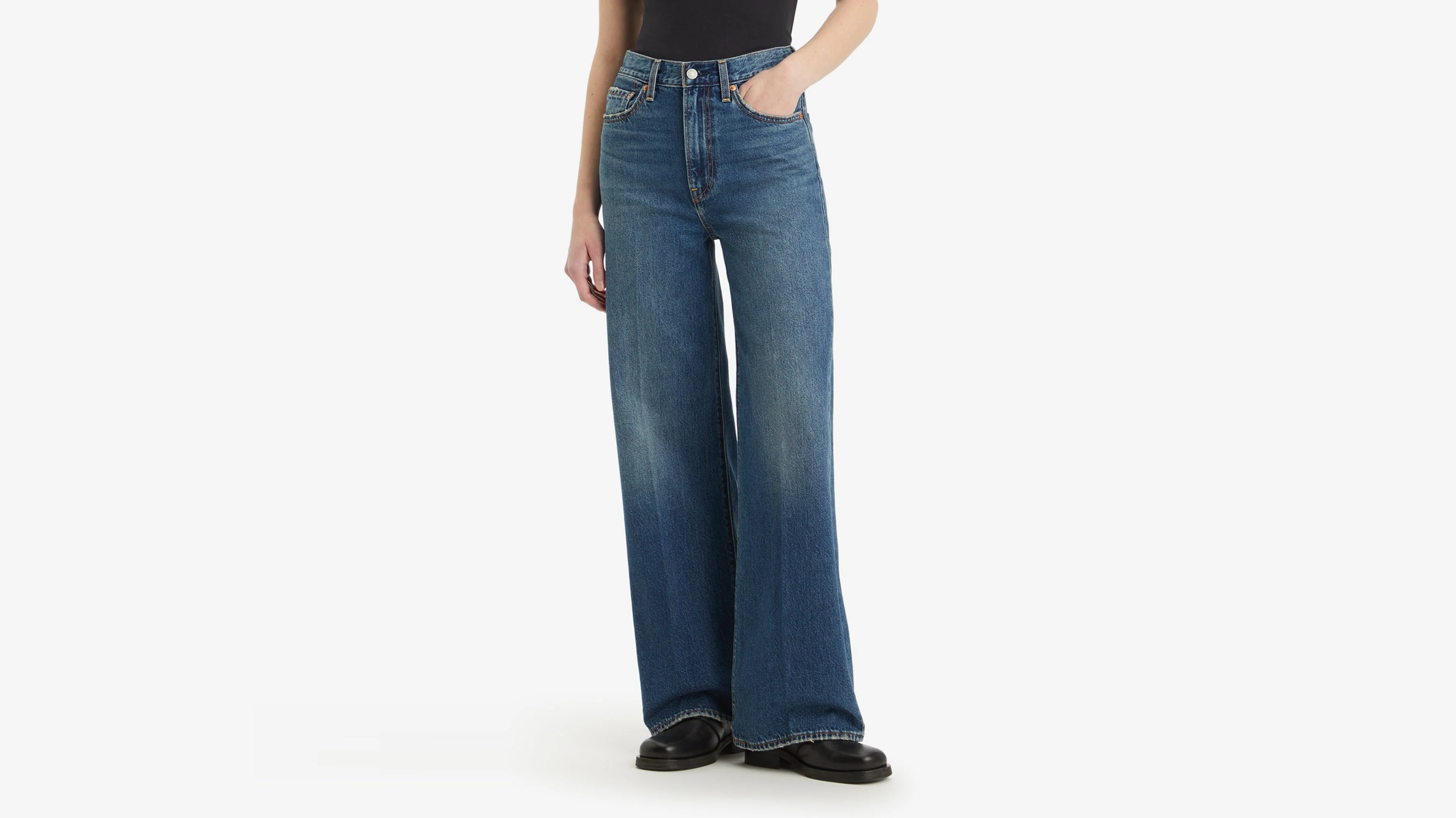 Levi’s® Women’s Ribcage Wide-Leg Jeans