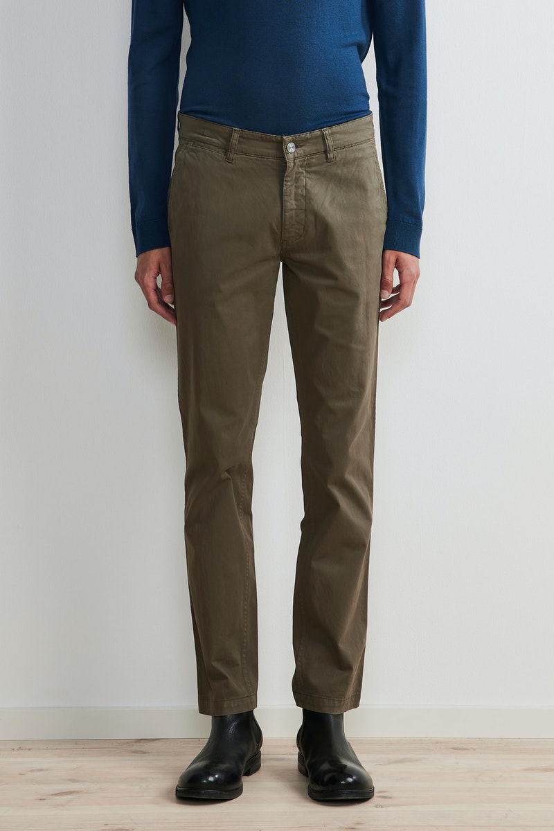 khaki pants