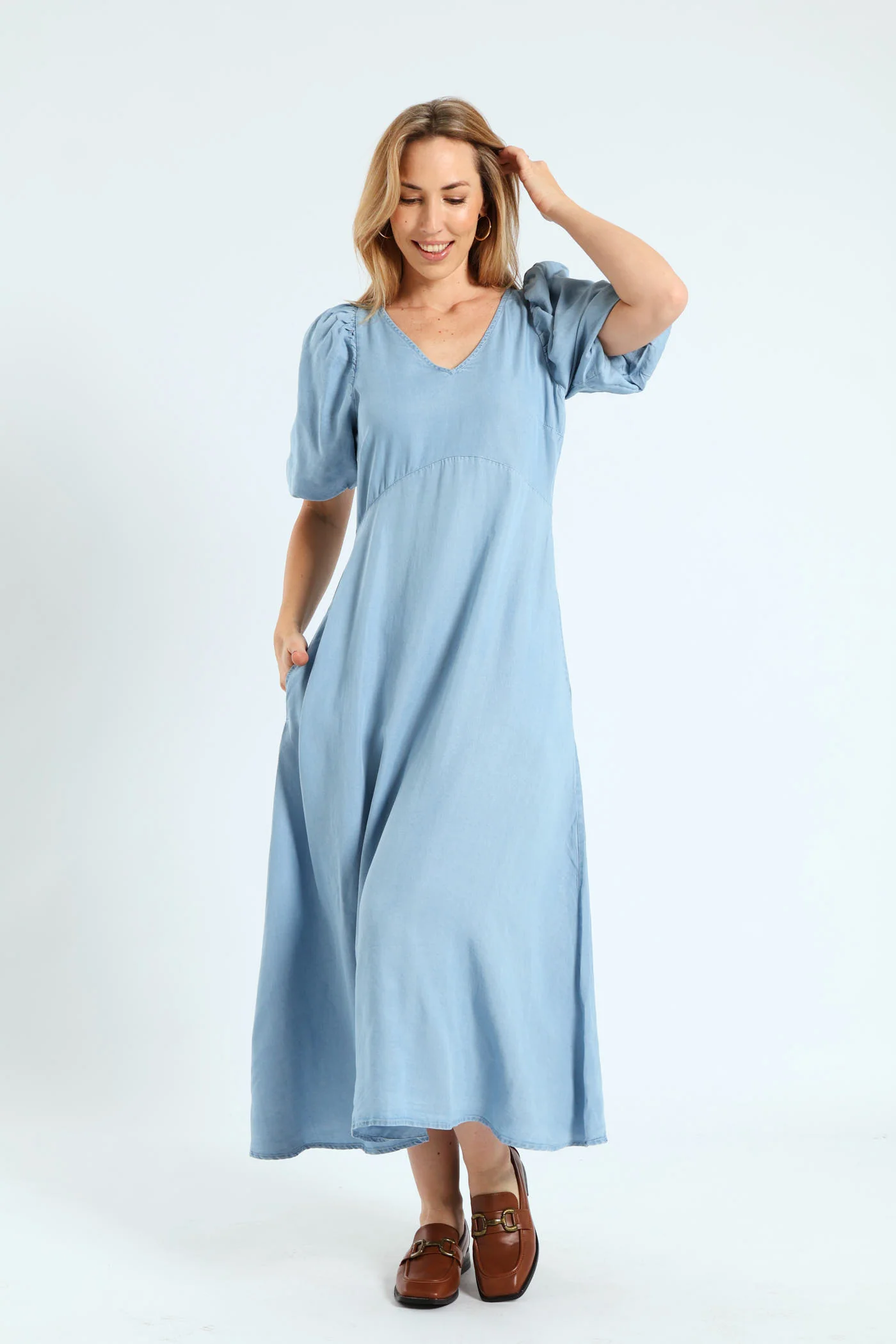 Bubble Sleeve V-Neck Pocket Midaxi Dress - Light Wash