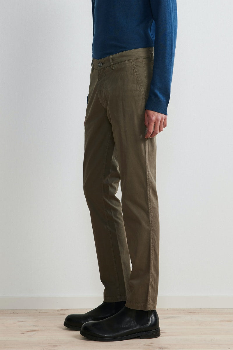 khaki pants