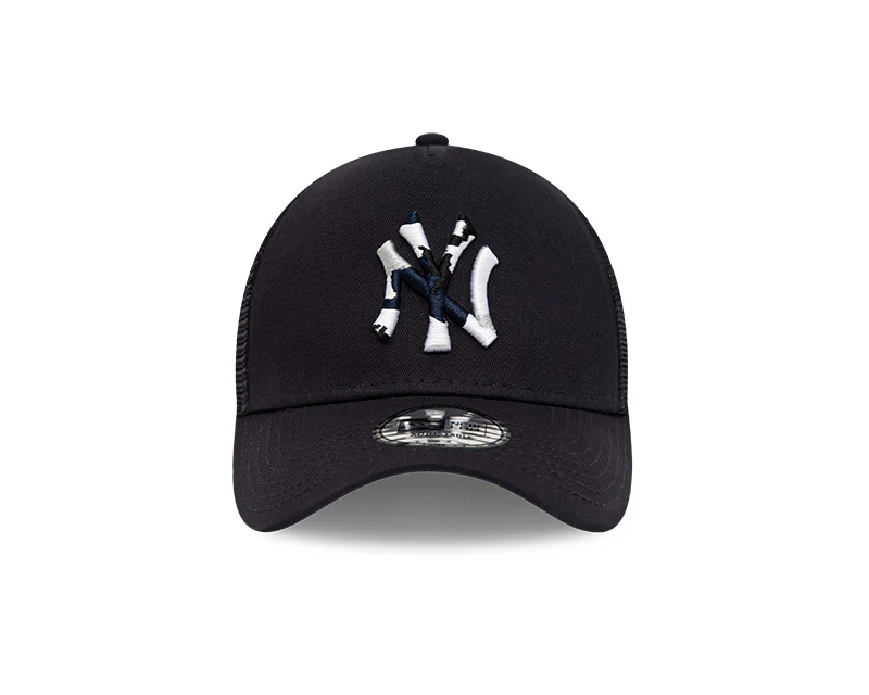 New York Yankees Logo Infill Collection 9FORTY Strapback
