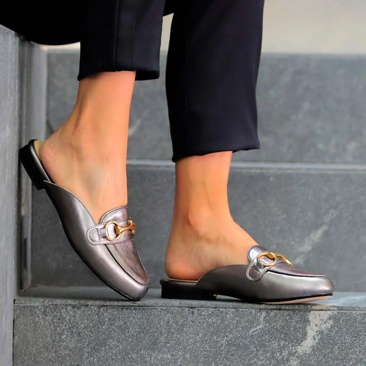 CINDY - Inox  Zapato Flat Mule de Piso Para Dama en Piel