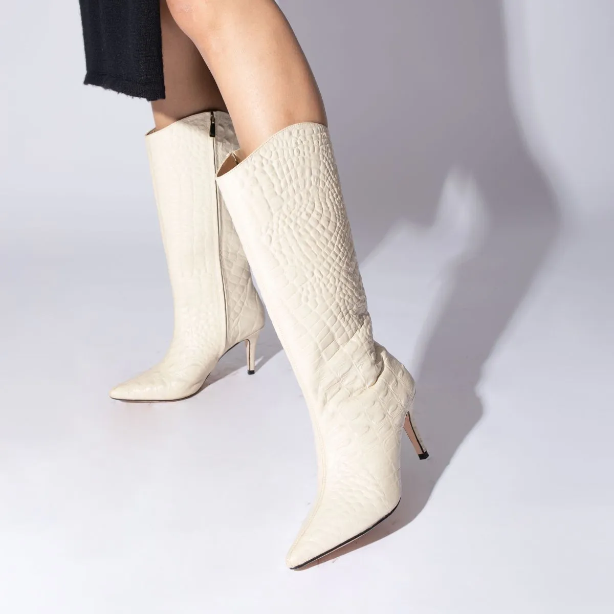 PAOLA 75 - Vainilla  Zapato Bota Larga Tacon Alto para Dama en Piel