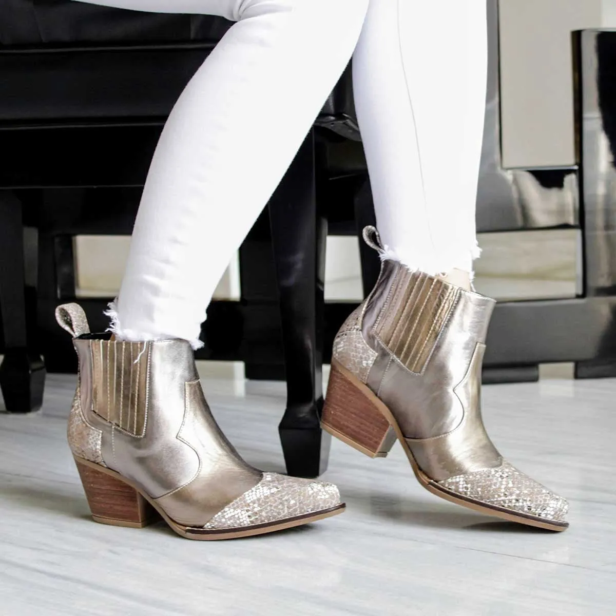 MADDIE 60 - Gris  Zapato Bota Botin Tacon Bajo Para Dama en Piel