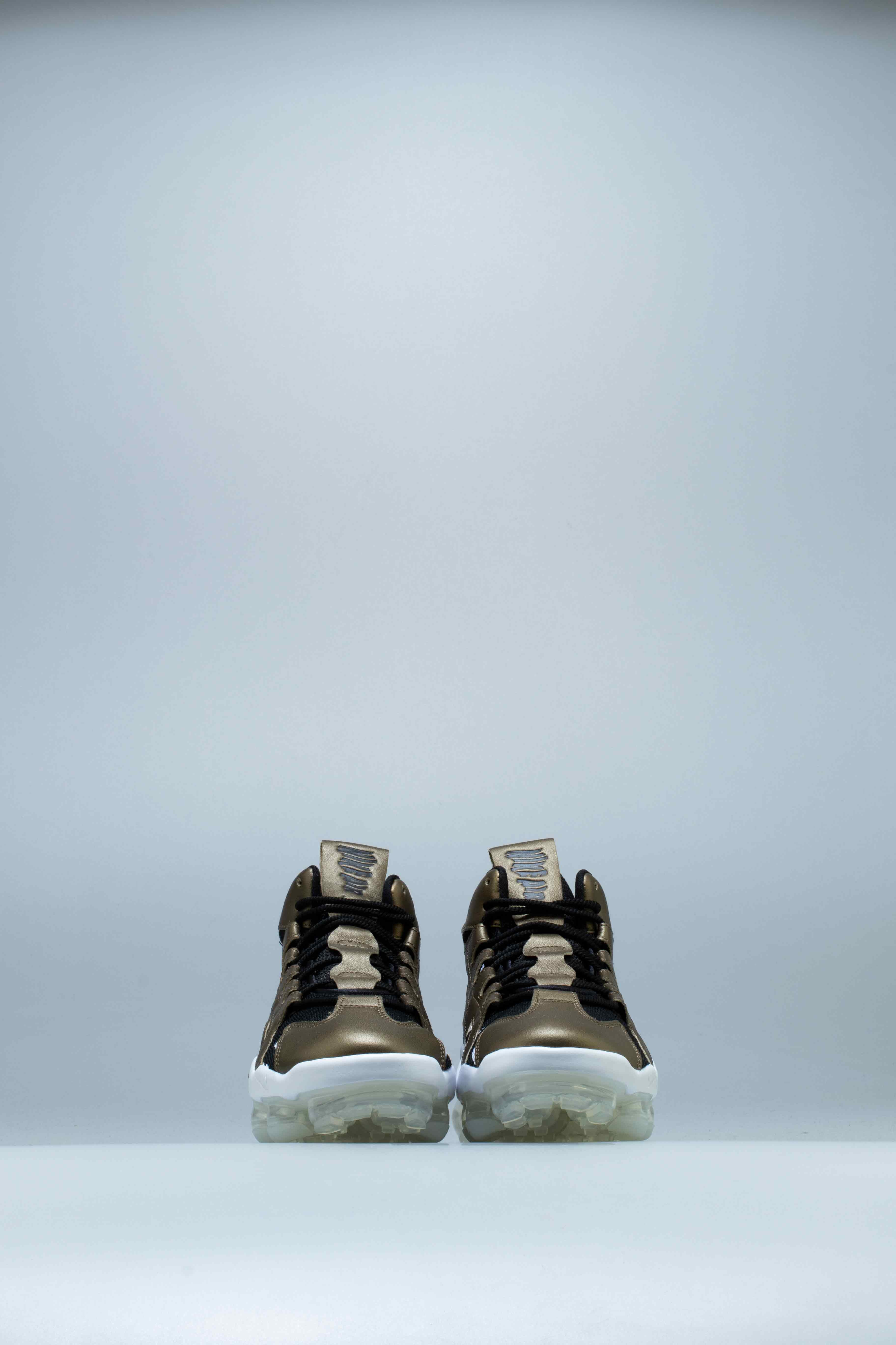 Gliese Mens Shoe - Metallic Field/White/Black