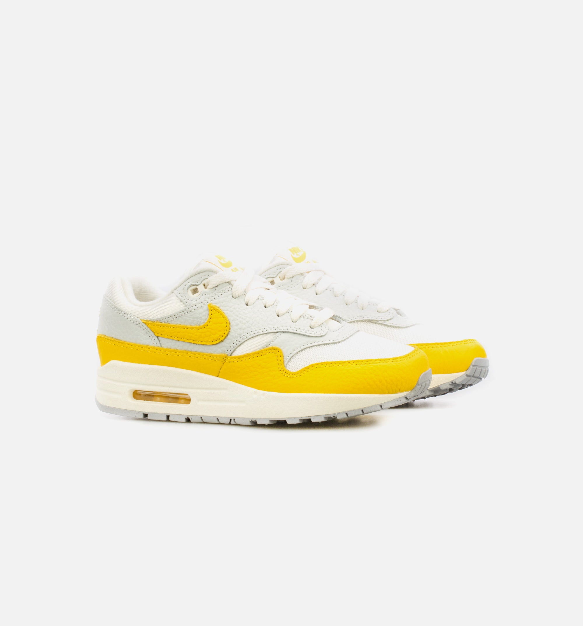 AM 1 Tour Yellow Womens Lifestyle Shoe - White/Yellow