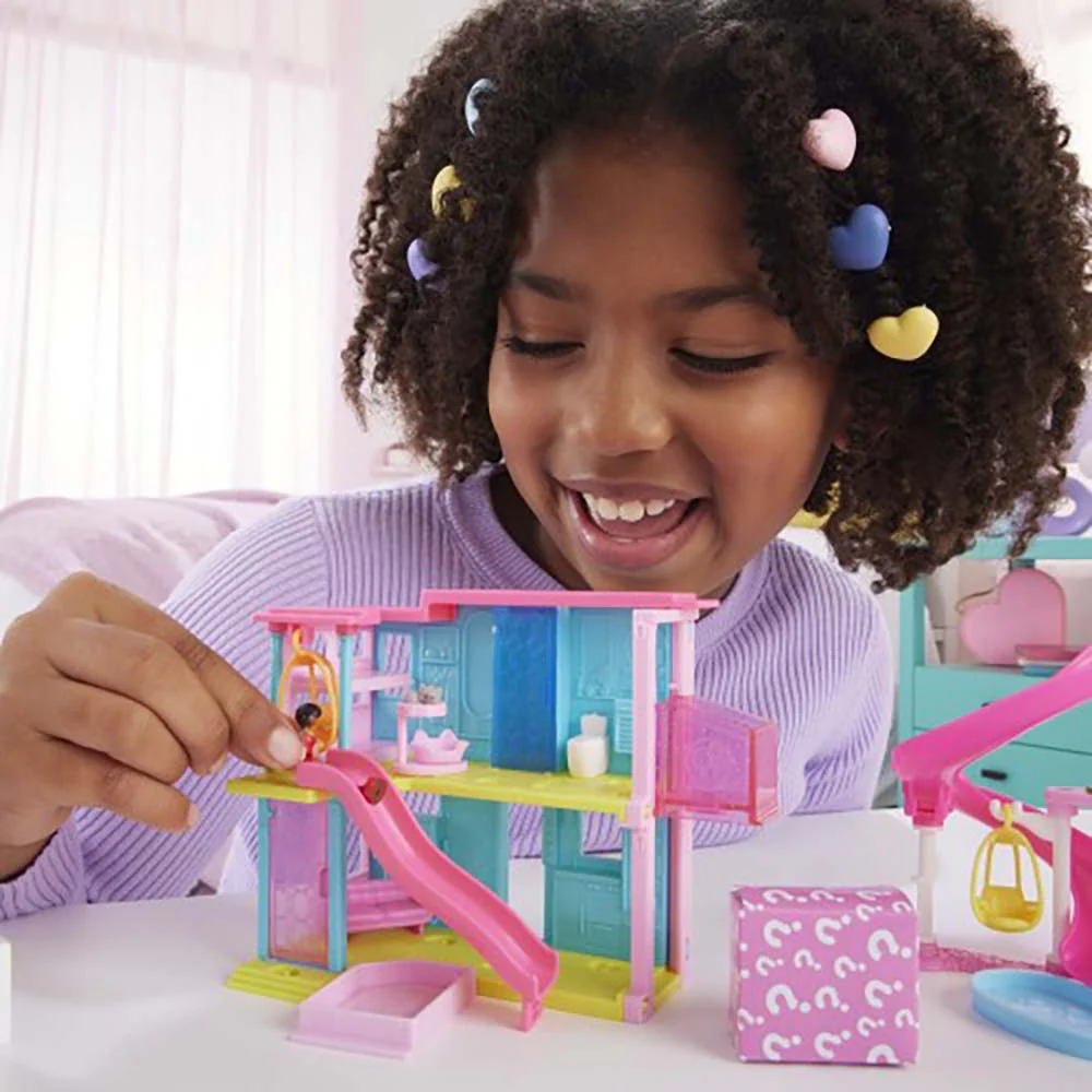 Barbie Mini BarbieLand Tobogán Recto HYF44