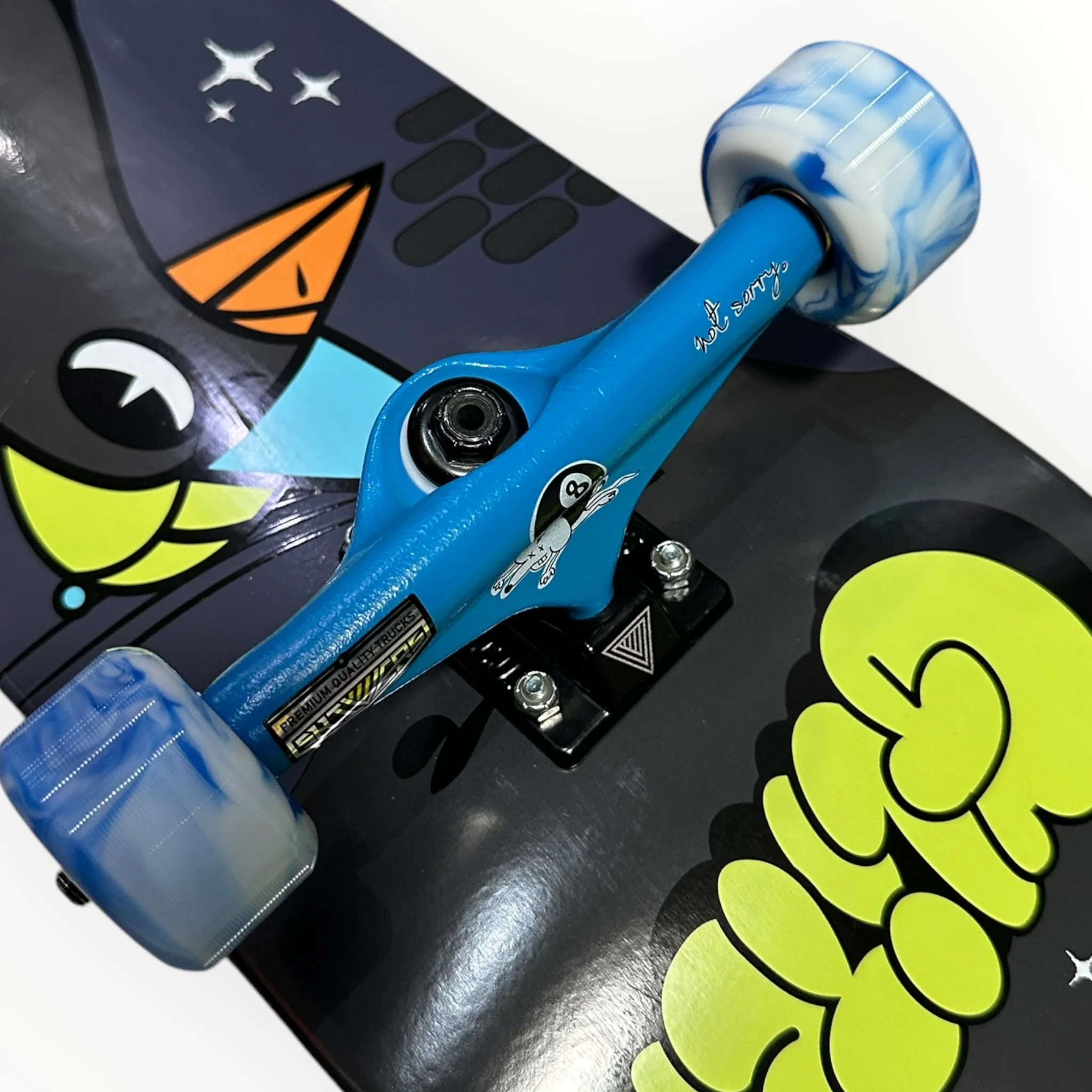 Patineta GLITCH paloma (llave + envio gratis)