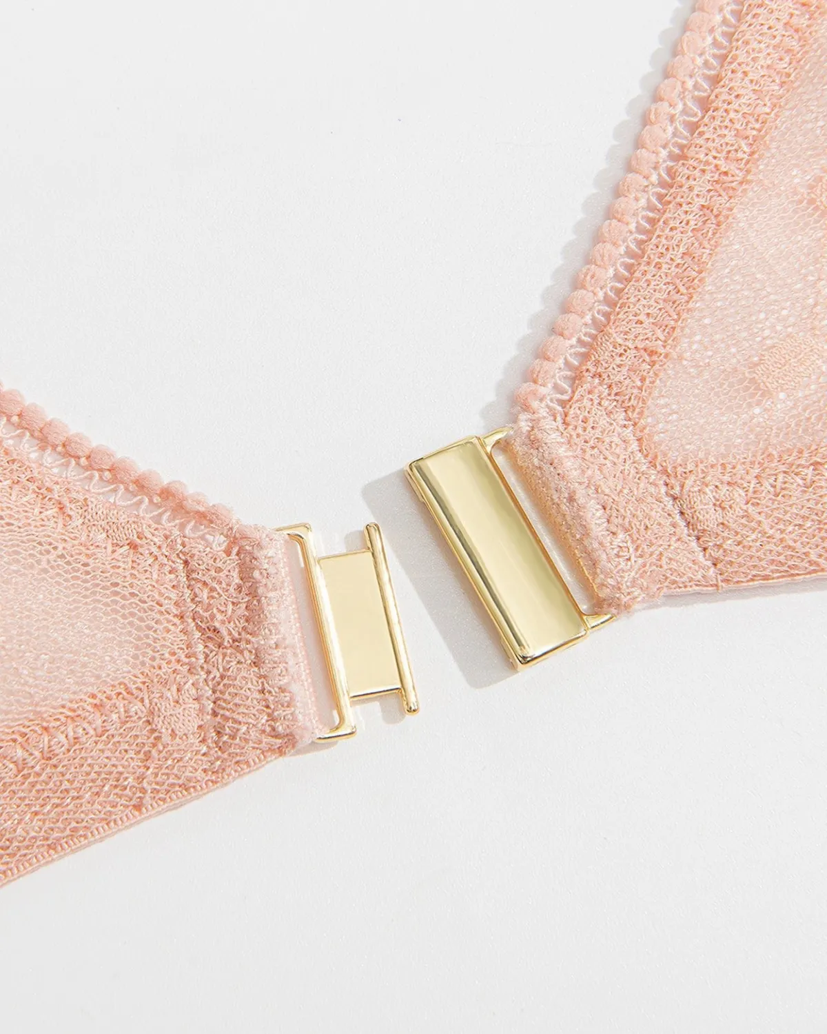 Sujetador escotado sin forro con cierre frontal