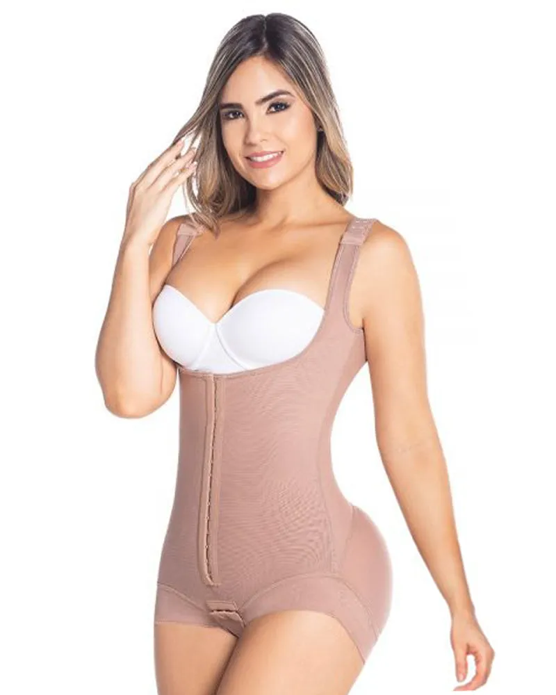 Refuerzo abdominal doble cierre continuo de tres filas para un mejor manejo y ajuste copas suaves sin tallo con excelente busto