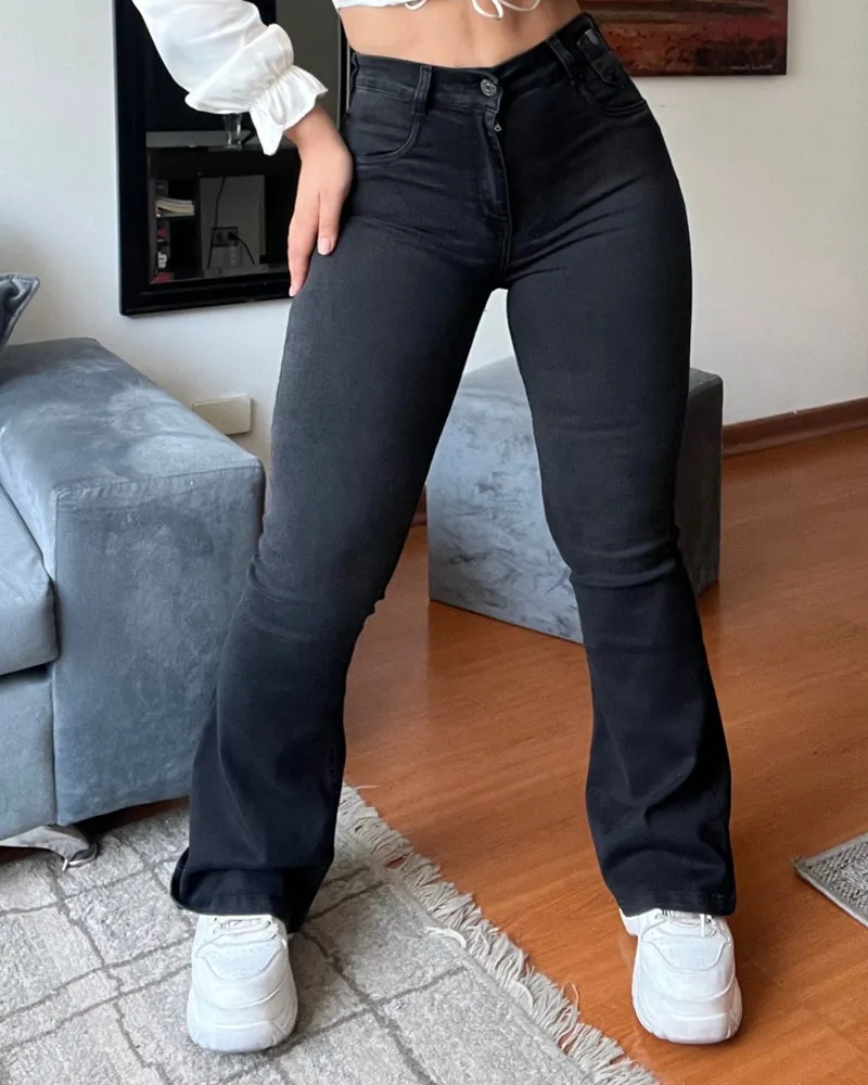 Black Flared Jeans (Pre-Sale)
