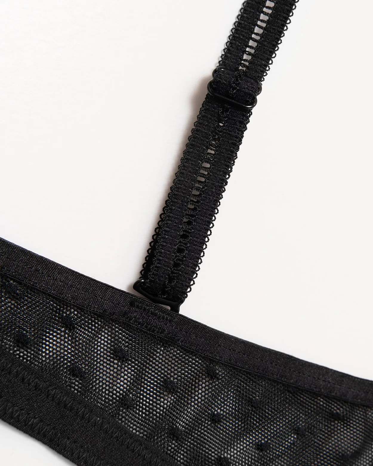 Sujetador semitransparente balconette de encaje