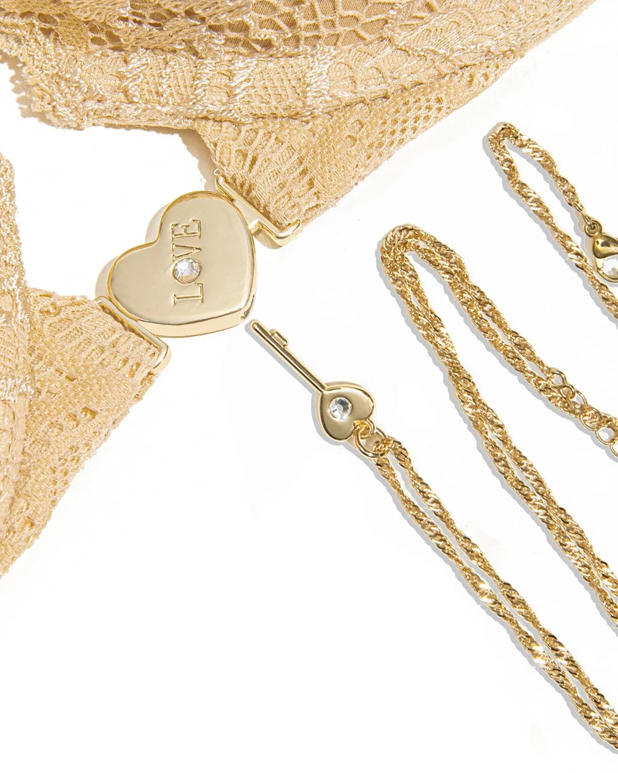 Sujetador push up con cierre de corazón en la parte delantera del collar