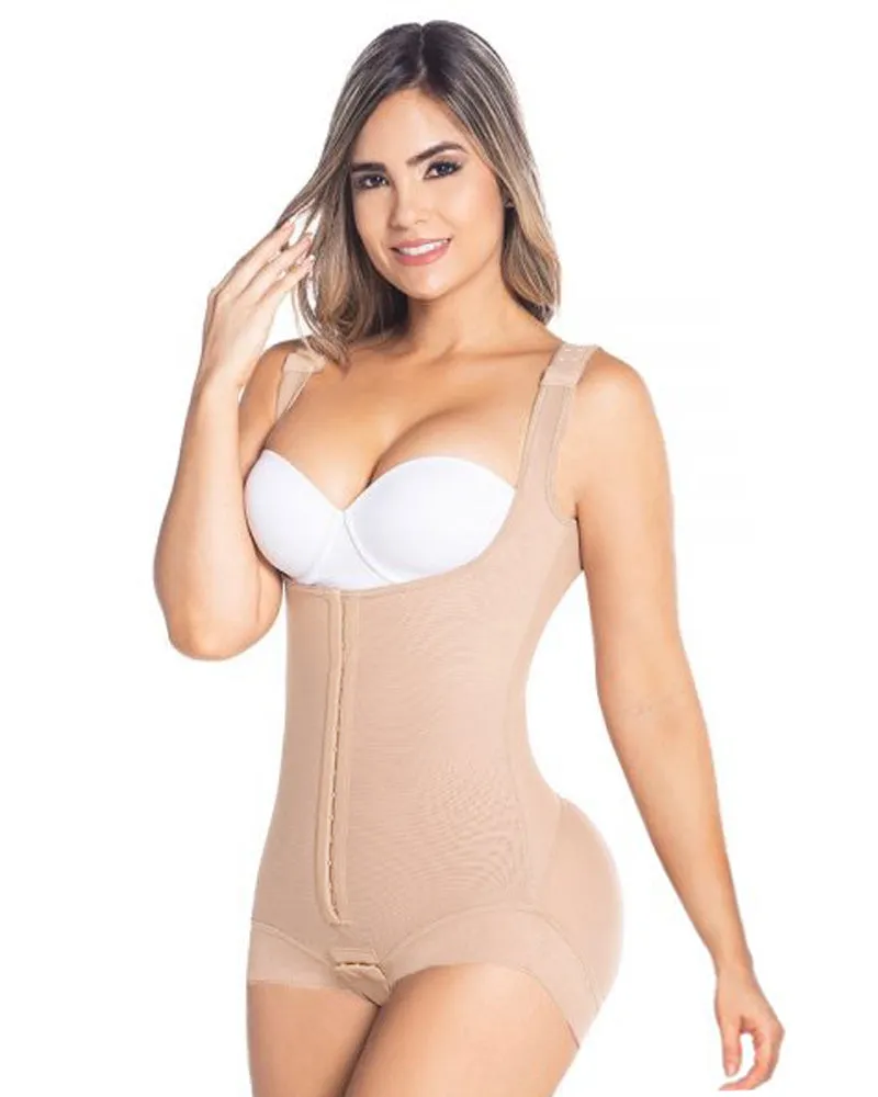 Refuerzo abdominal doble cierre continuo de tres filas para un mejor manejo y ajuste copas suaves sin tallo con excelente busto