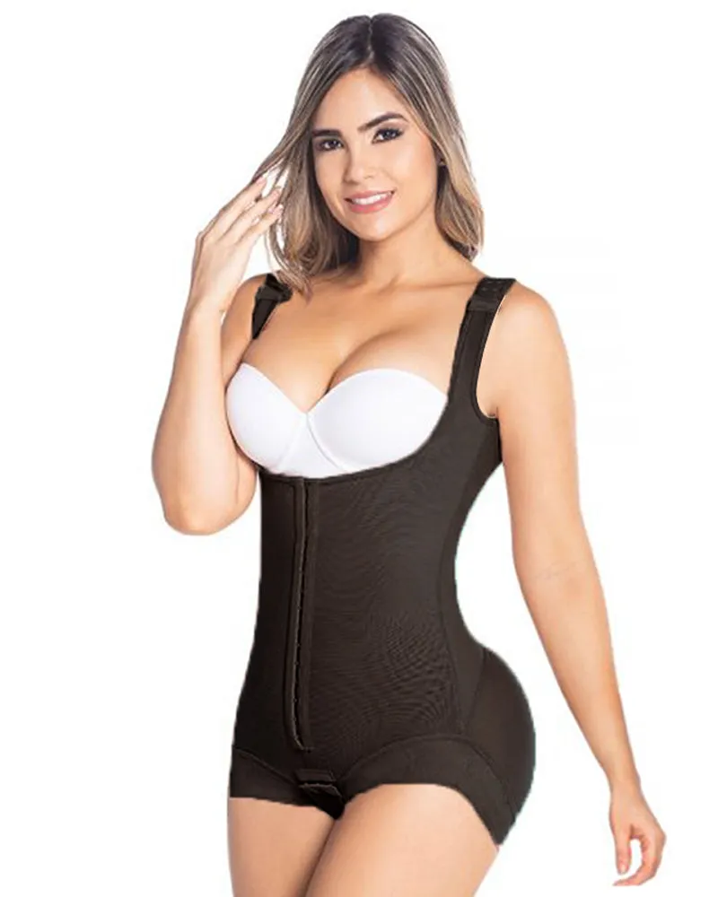 Refuerzo abdominal doble cierre continuo de tres filas para un mejor manejo y ajuste copas suaves sin tallo con excelente busto