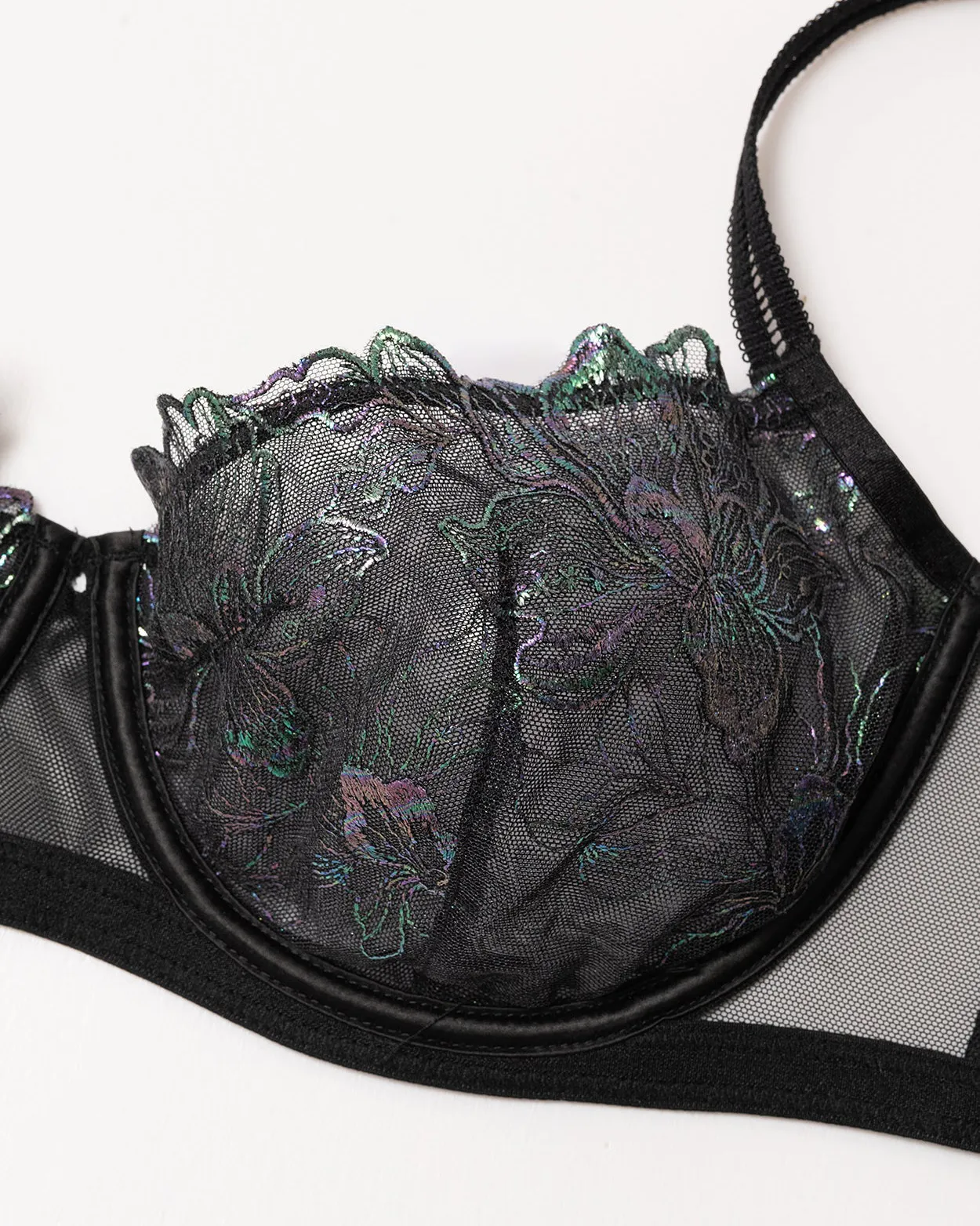 Sujetador semitransparente balconette de encaje