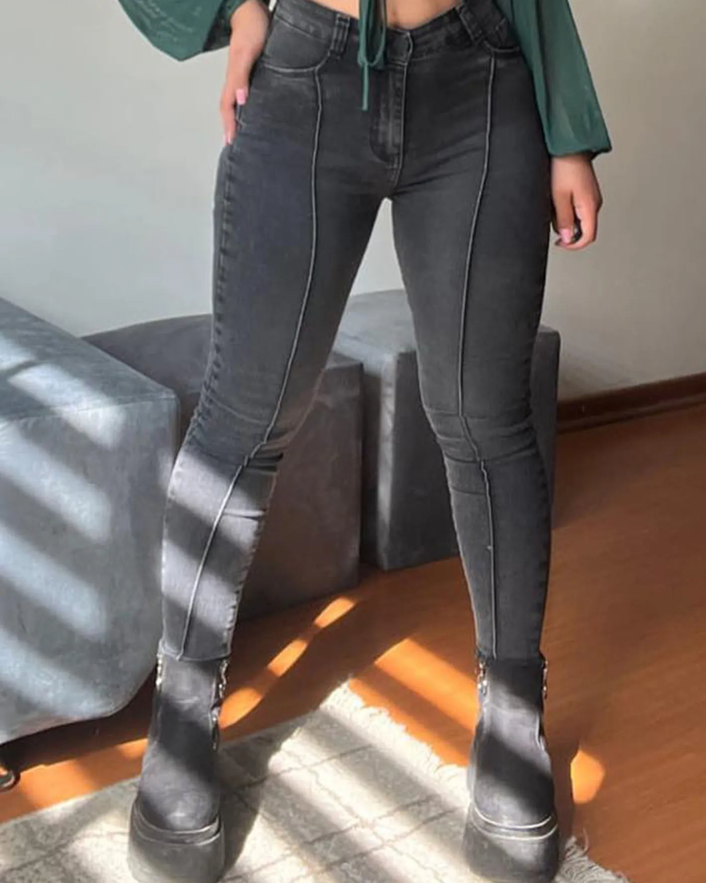 High-Waisted, Hip-Lifting Skinny Jeans (Pre-Sale)