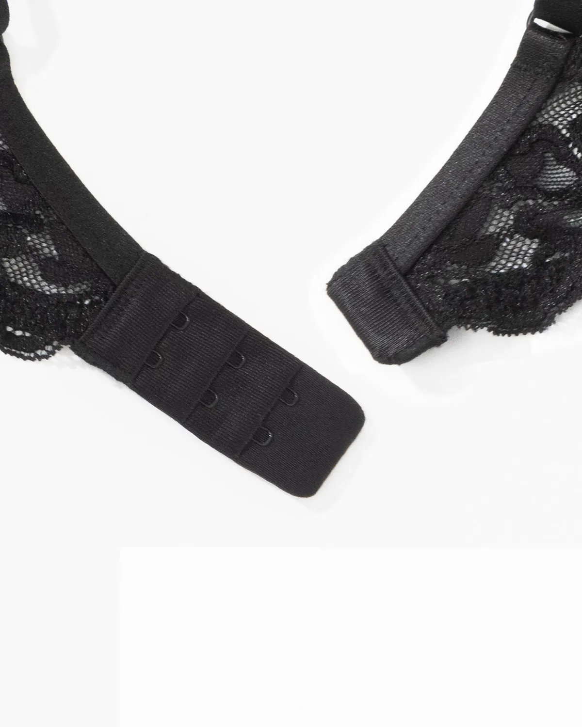 Sujetador semiescotado con aros y realce de encaje floral con relleno ligero