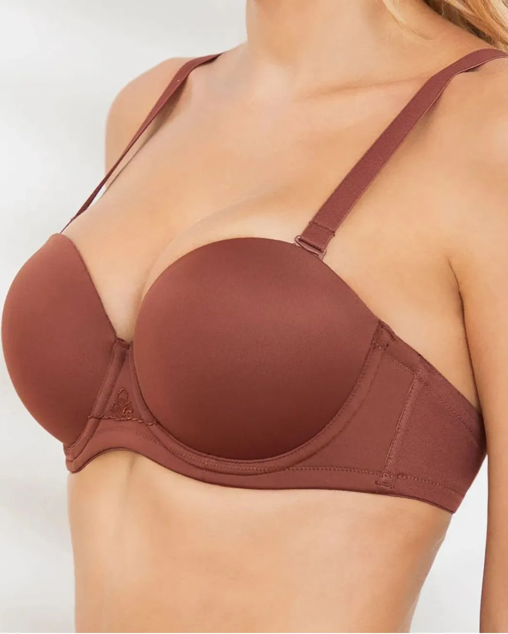 Sujetador de contorno multiposición sin tirantes con aros de figura completa