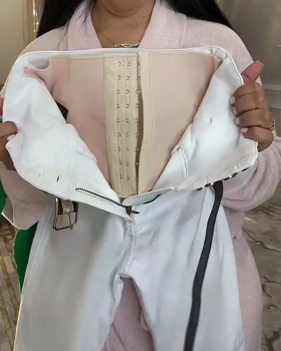 High Rise Slim Fit Curvy Jeans