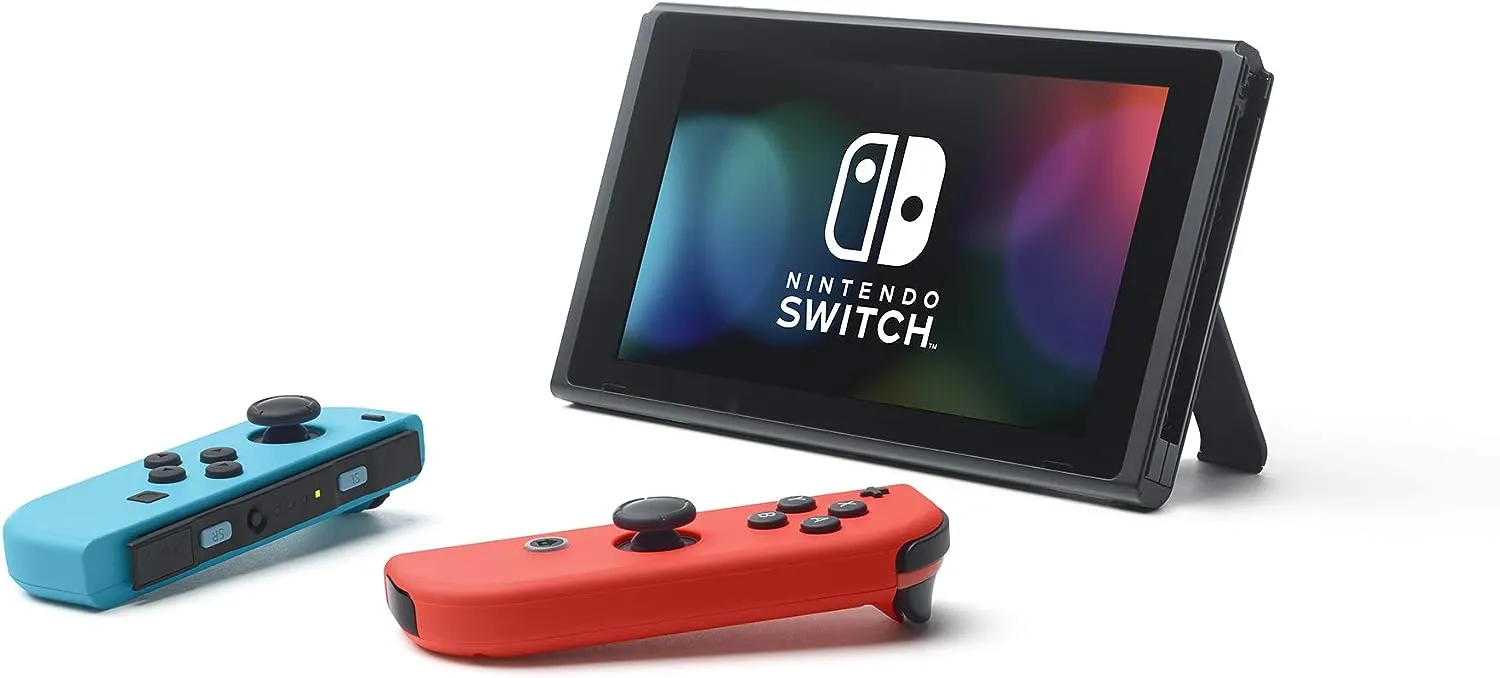 Nintendo Switch OLED w/ White Joy-Con - Standard Edition (Internacional)