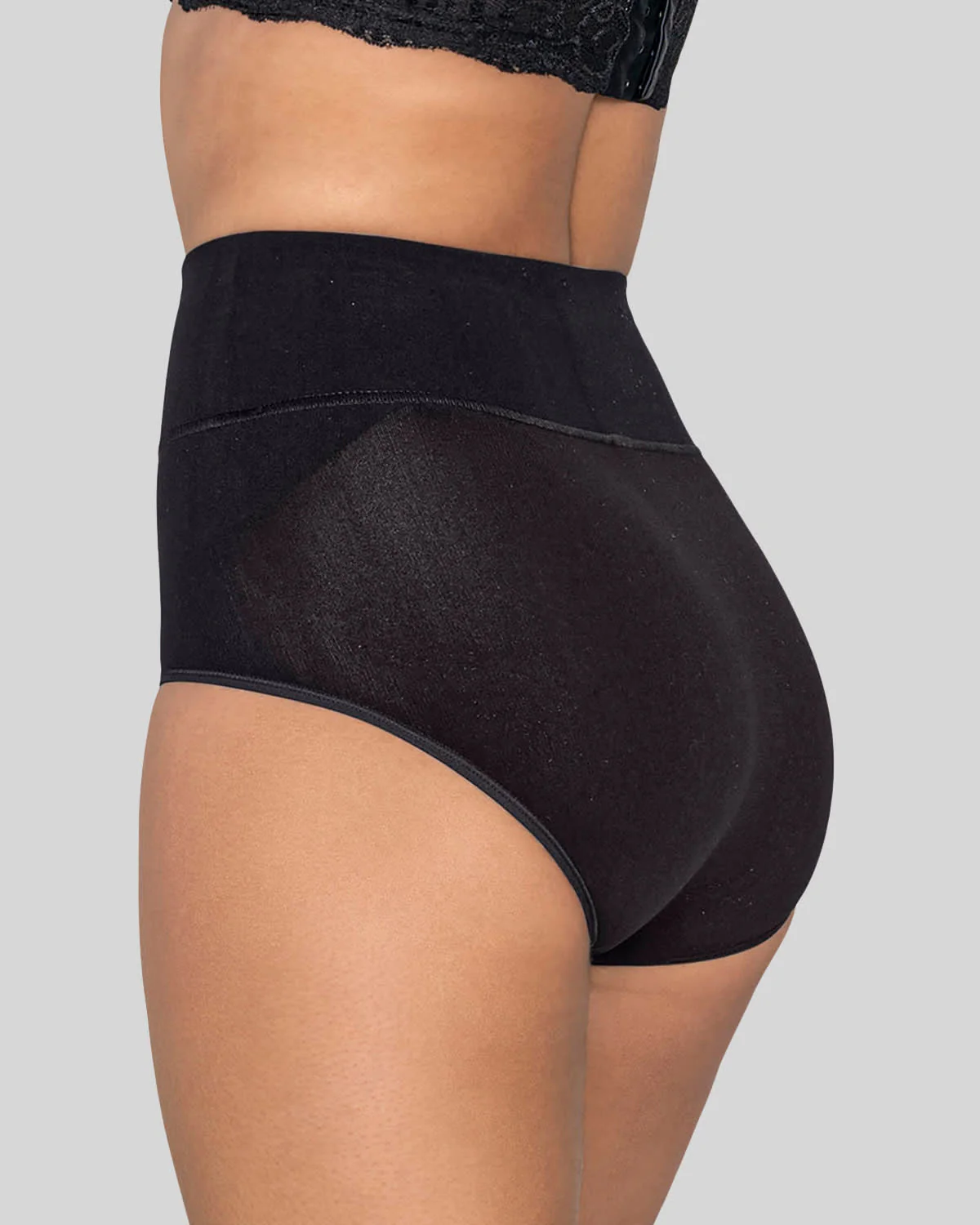 Panty faja de control moderado tiro alto en SkinFuse