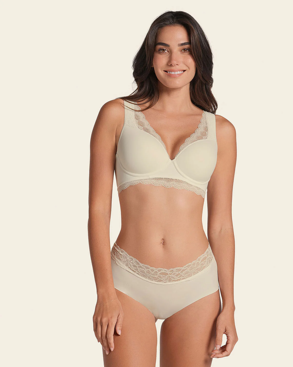 Panty hipster en tela ultraliviana con franja de encaje