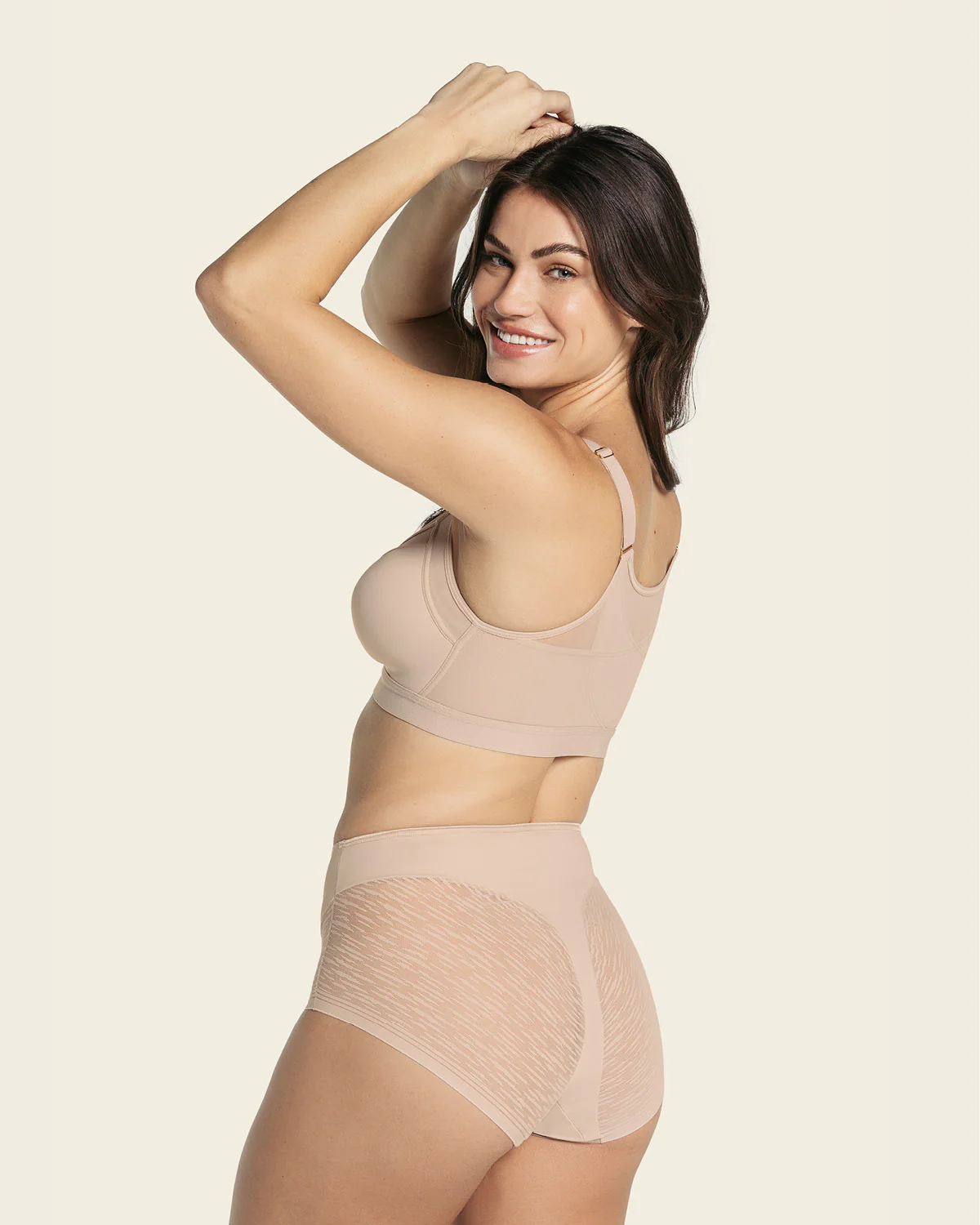 Panty faja clásico invisible con transparencias en glúteos y laterales