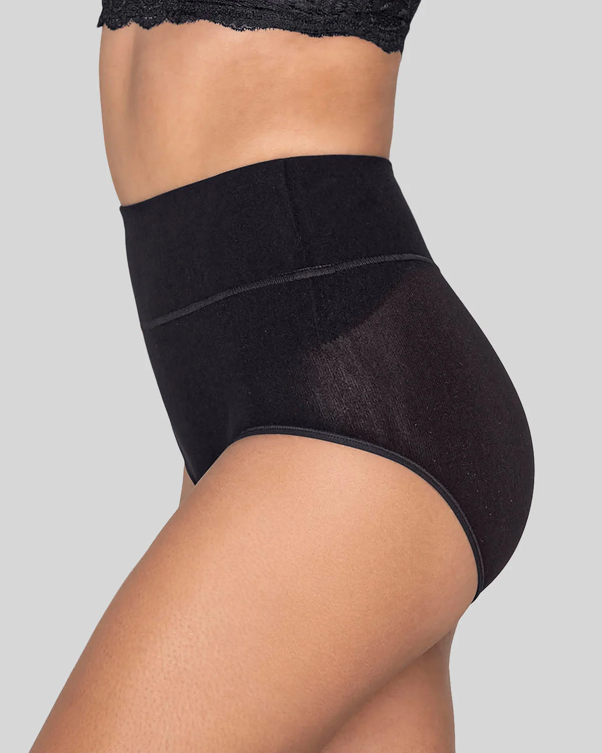 Panty faja de control moderado tiro alto en SkinFuse