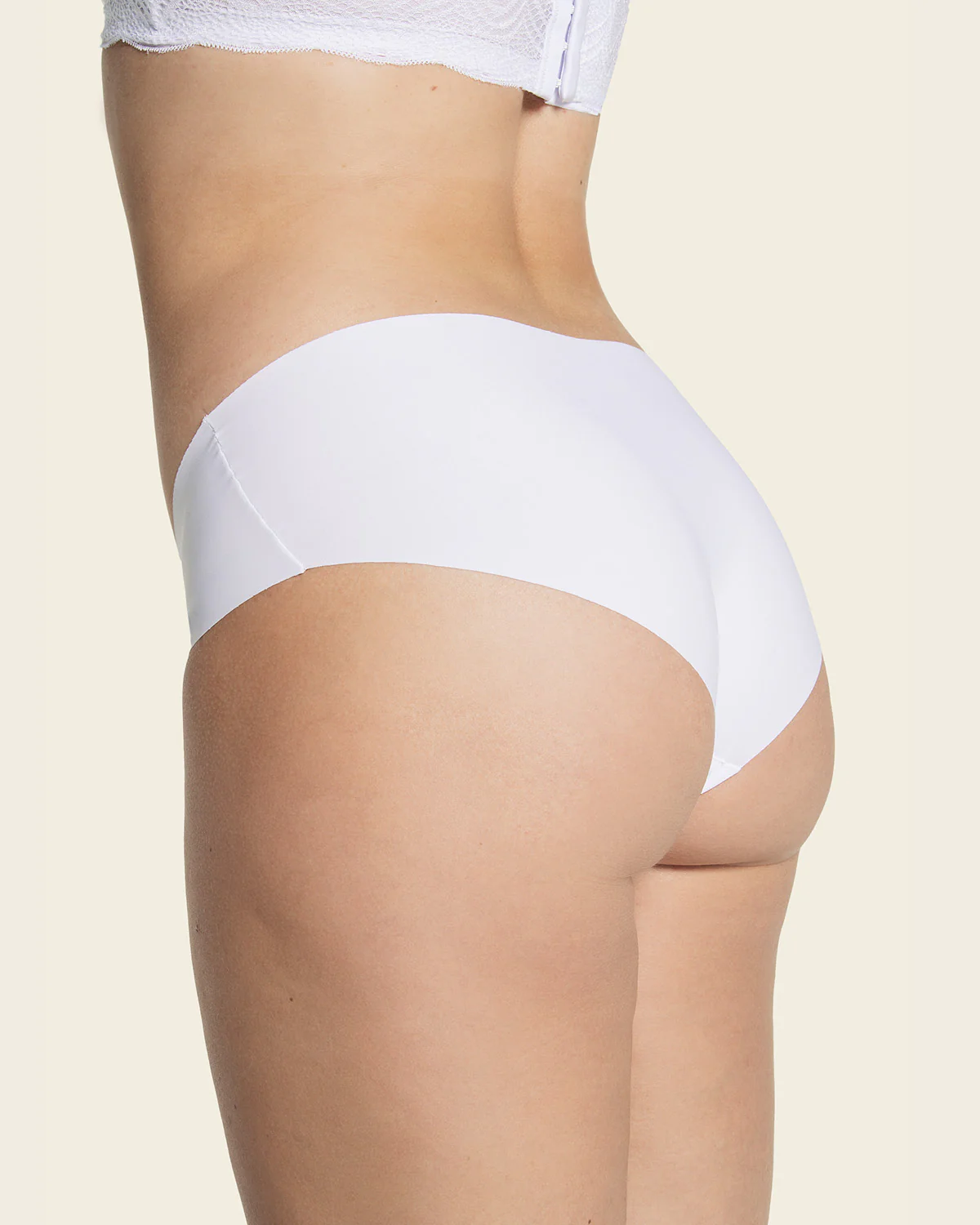 Panty hipster invisible ultraplano sin elásticos y de pocas costuras