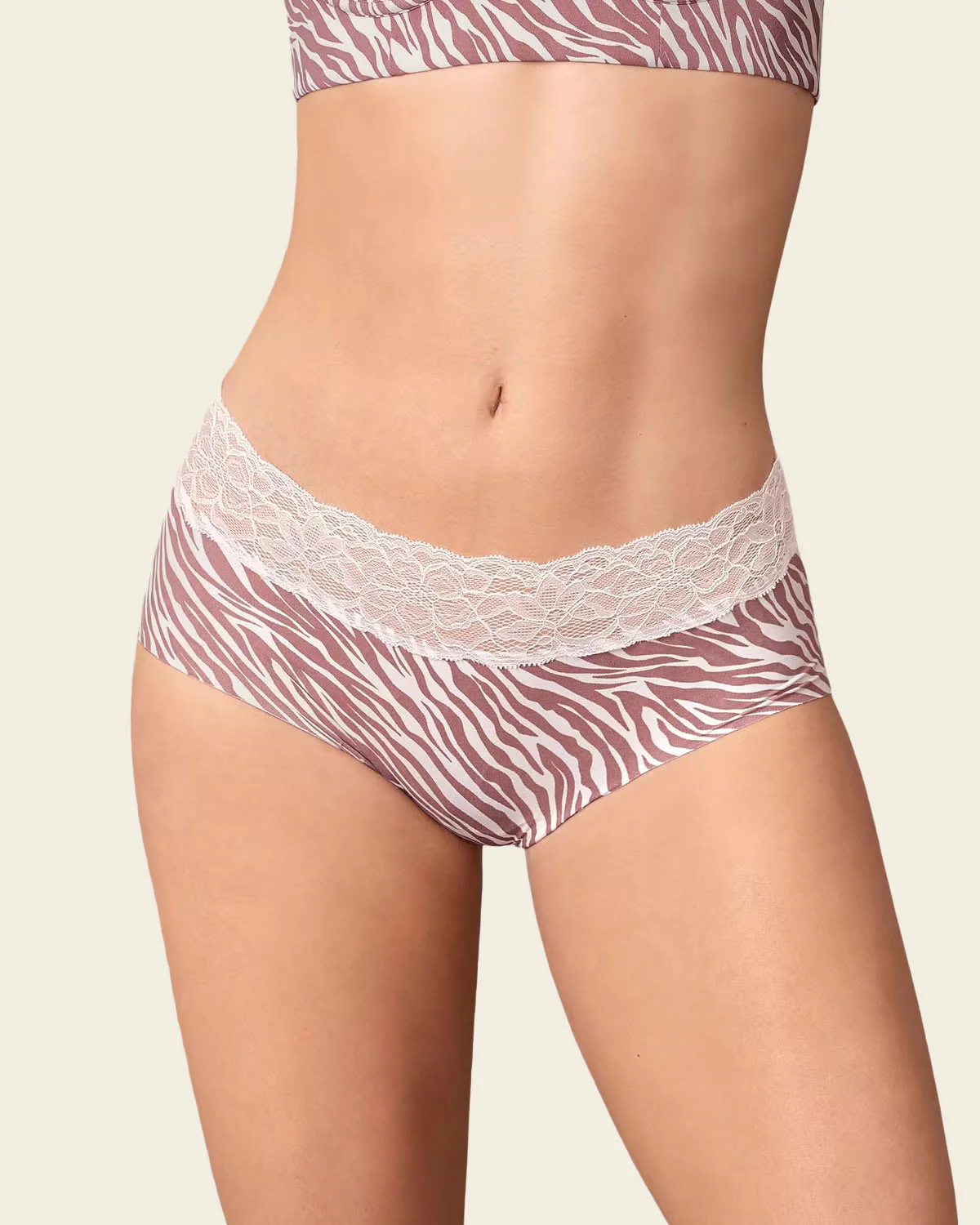 Panty hipster en tela ultraliviana con franja de encaje