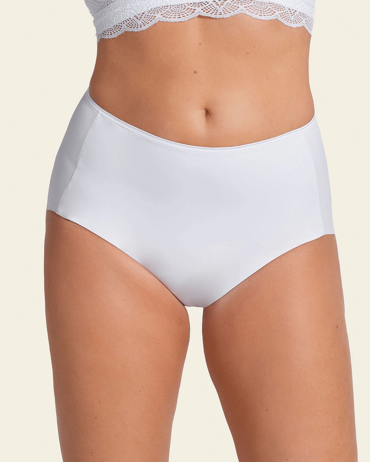 Panty clásico efecto invisible de control fuerte en abdomen