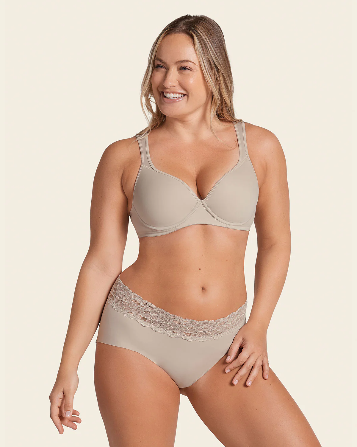 Panty hipster en tela ultraliviana con franja de encaje