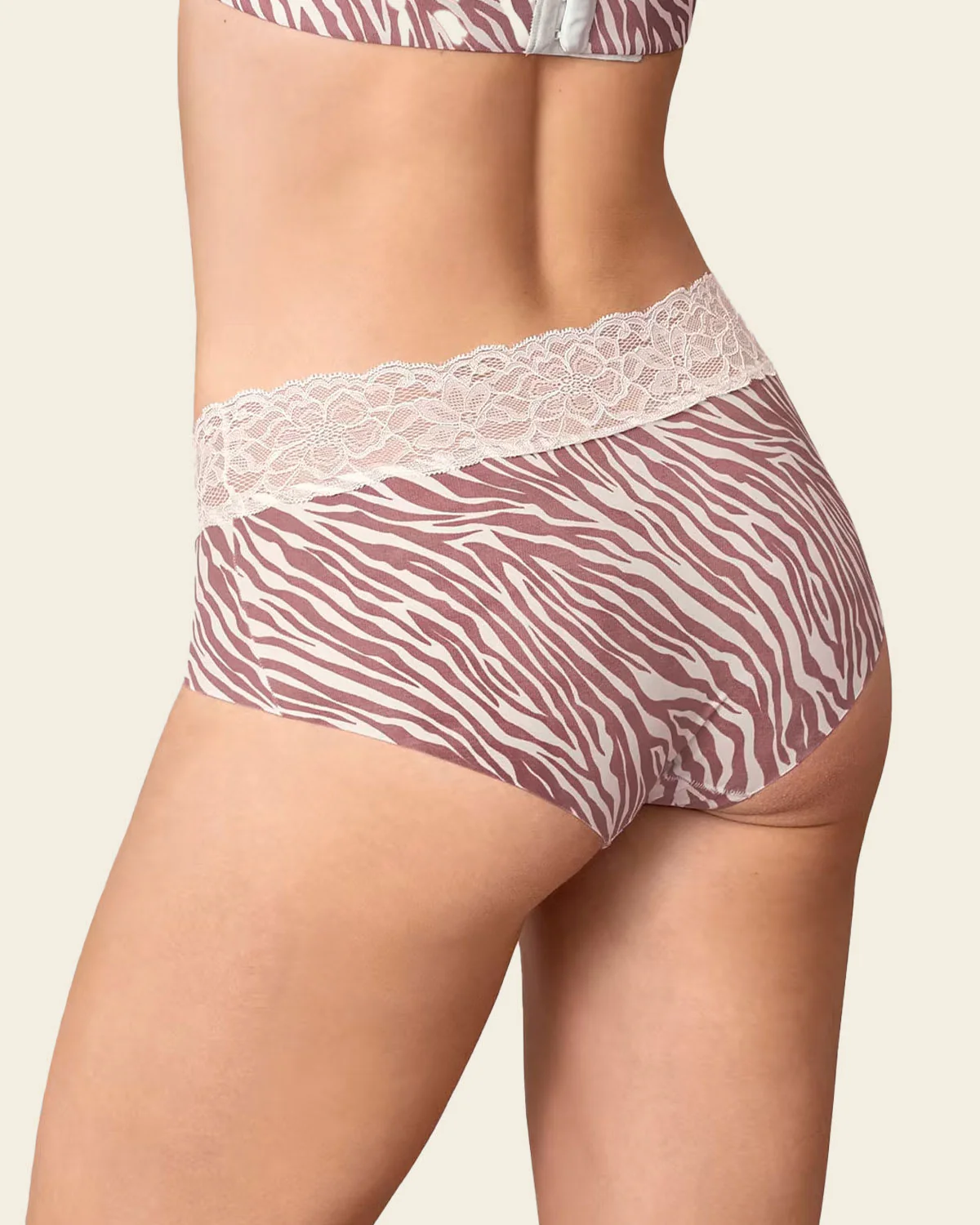 Panty hipster en tela ultraliviana con franja de encaje