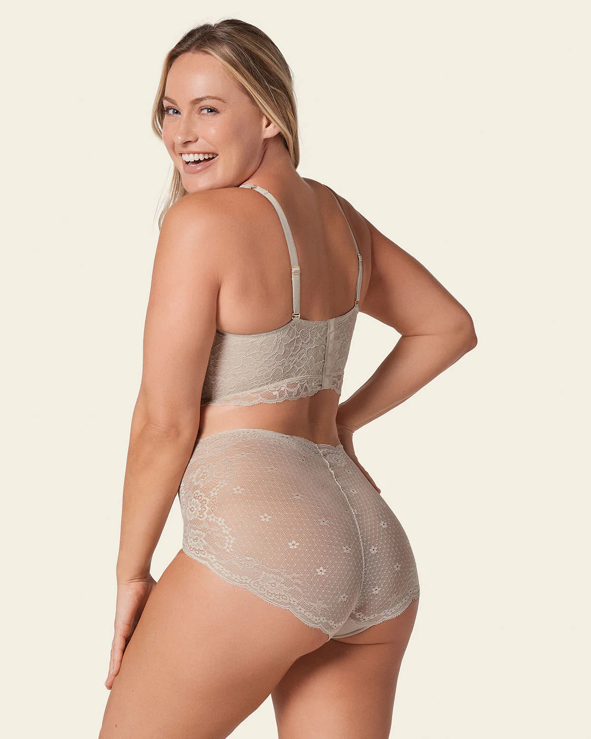 Panty clásico en encaje SmartLace