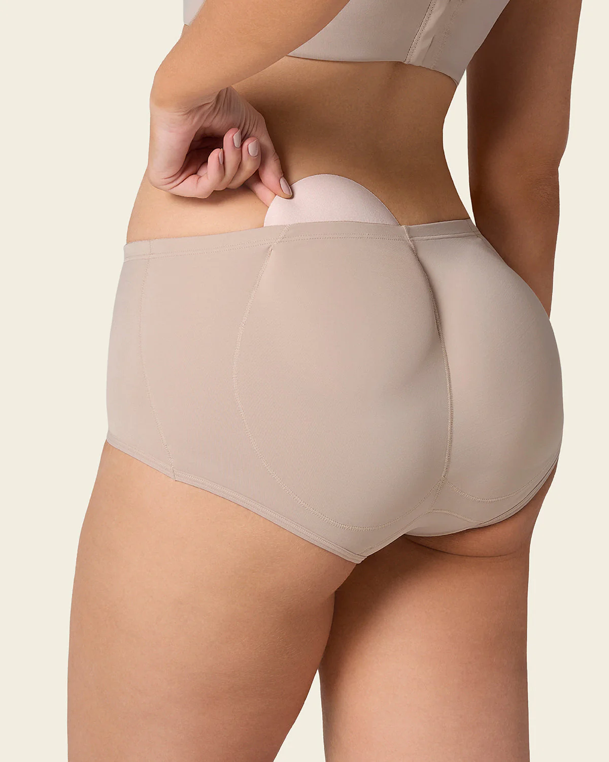 Panty clásico de realce con almohadillas removibles