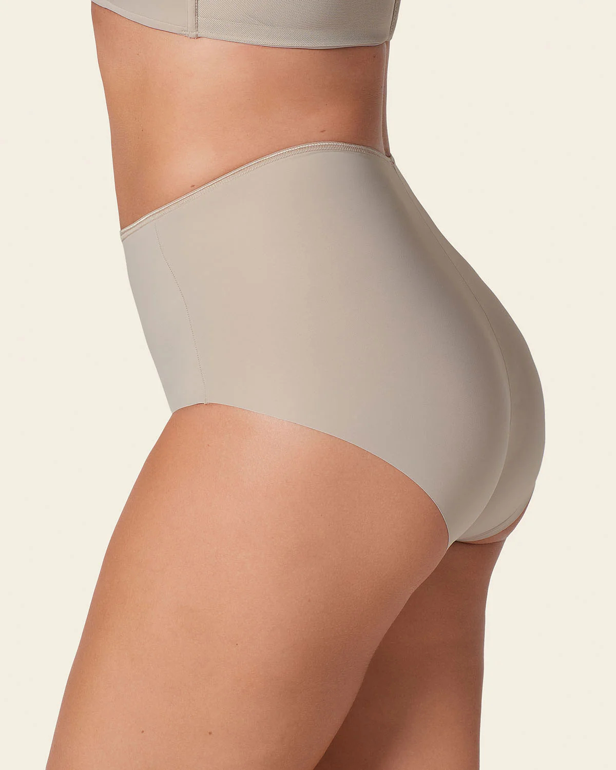 Panty clásico efecto invisible de control fuerte en abdomen