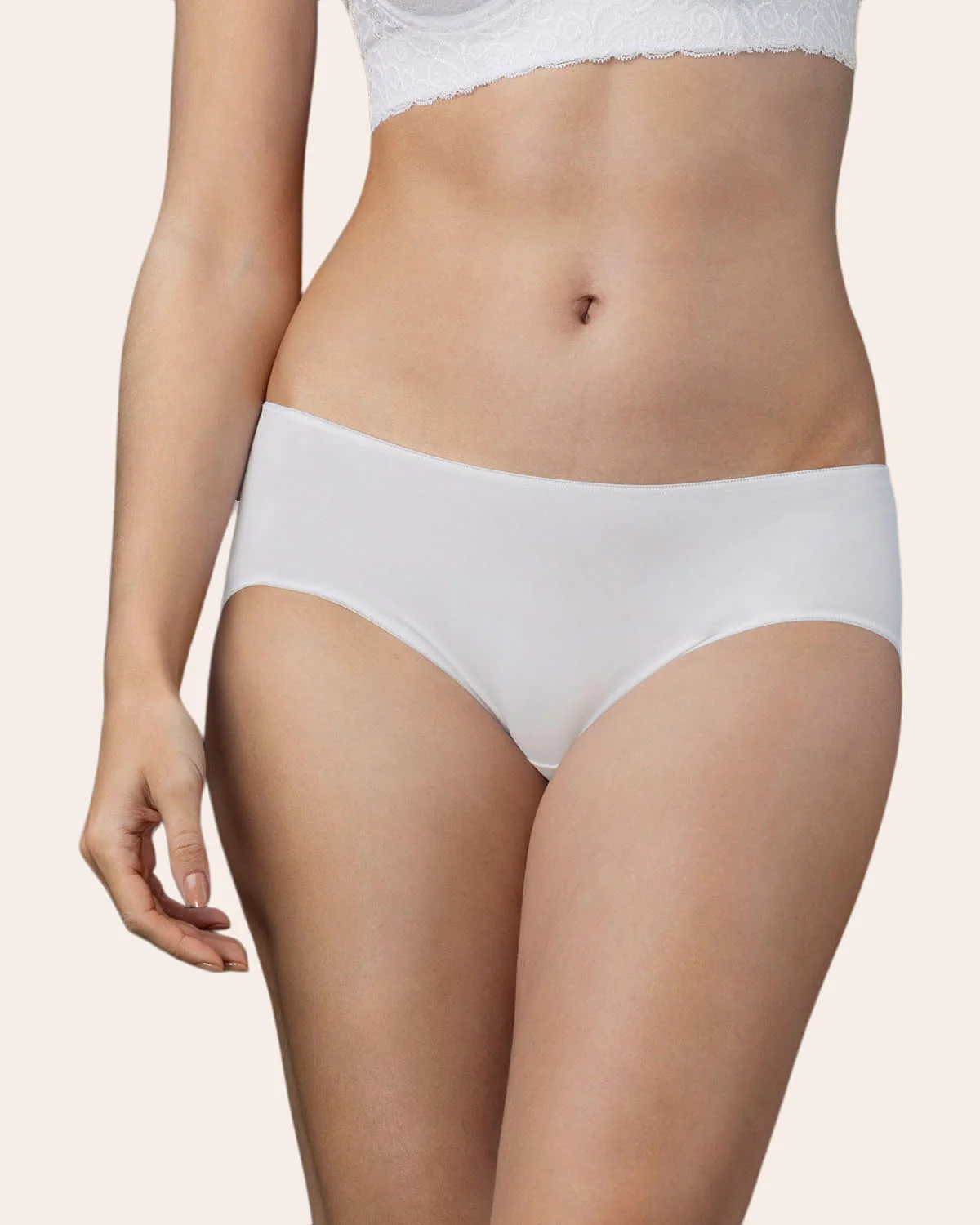 Hípster semidescaderado de buen cubrimiento