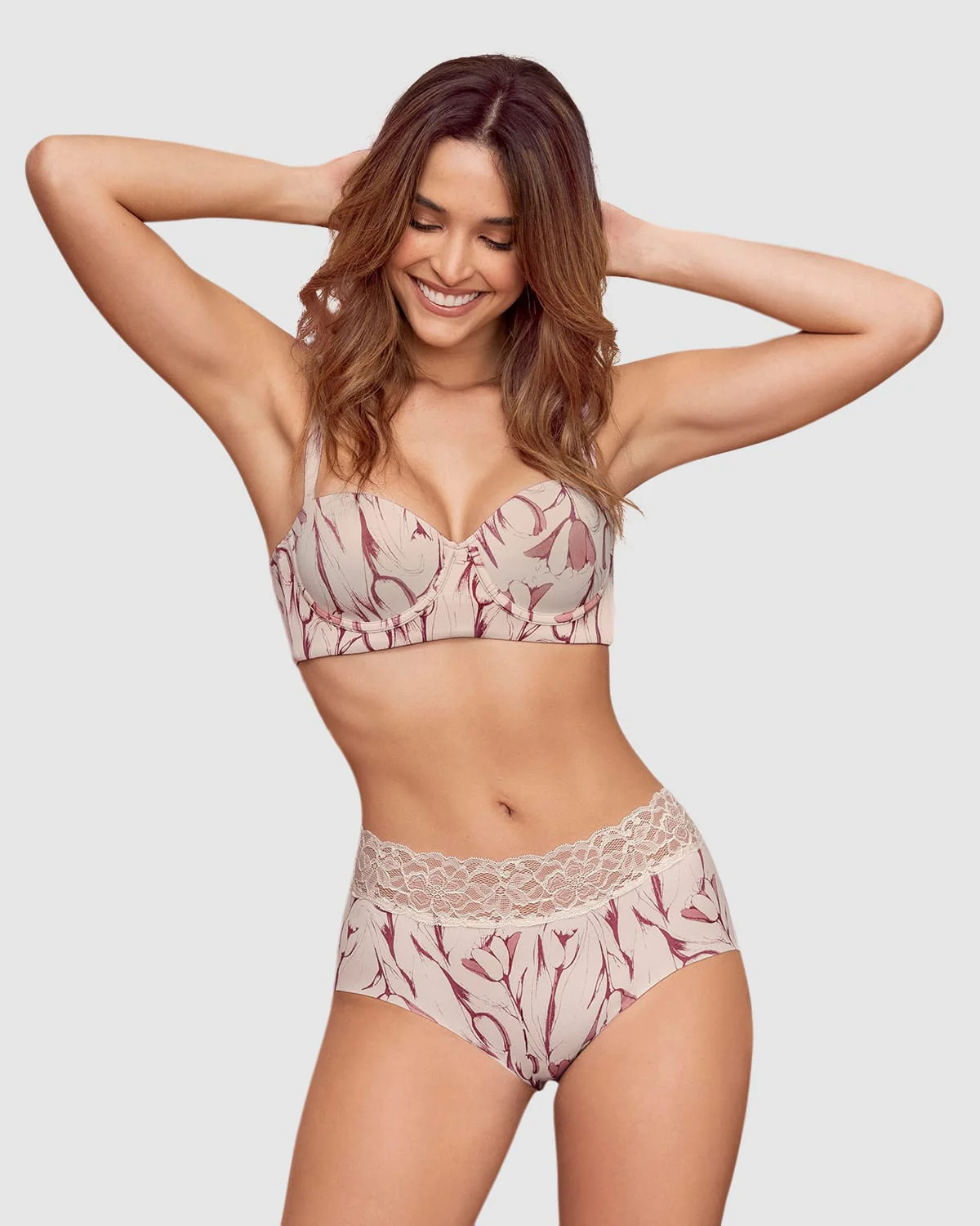 Panty hipster en tela ultraliviana con franja de encaje