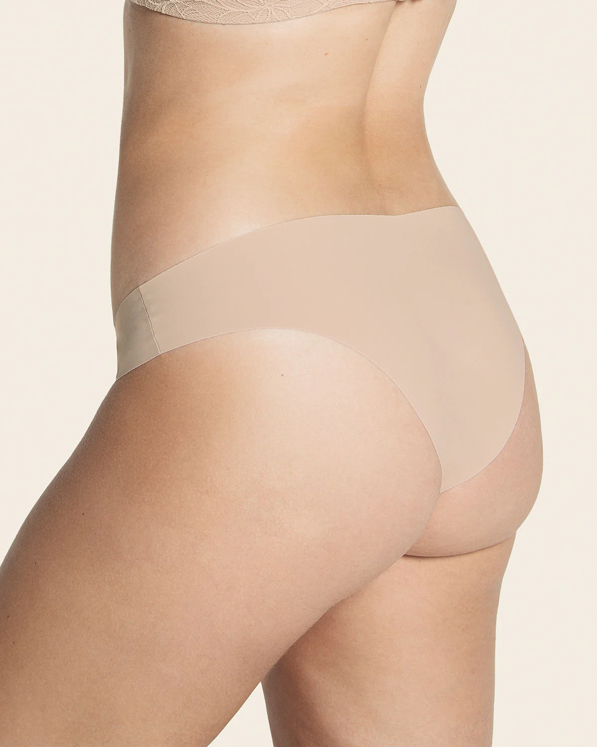 Tanga invisible con tela inteligente