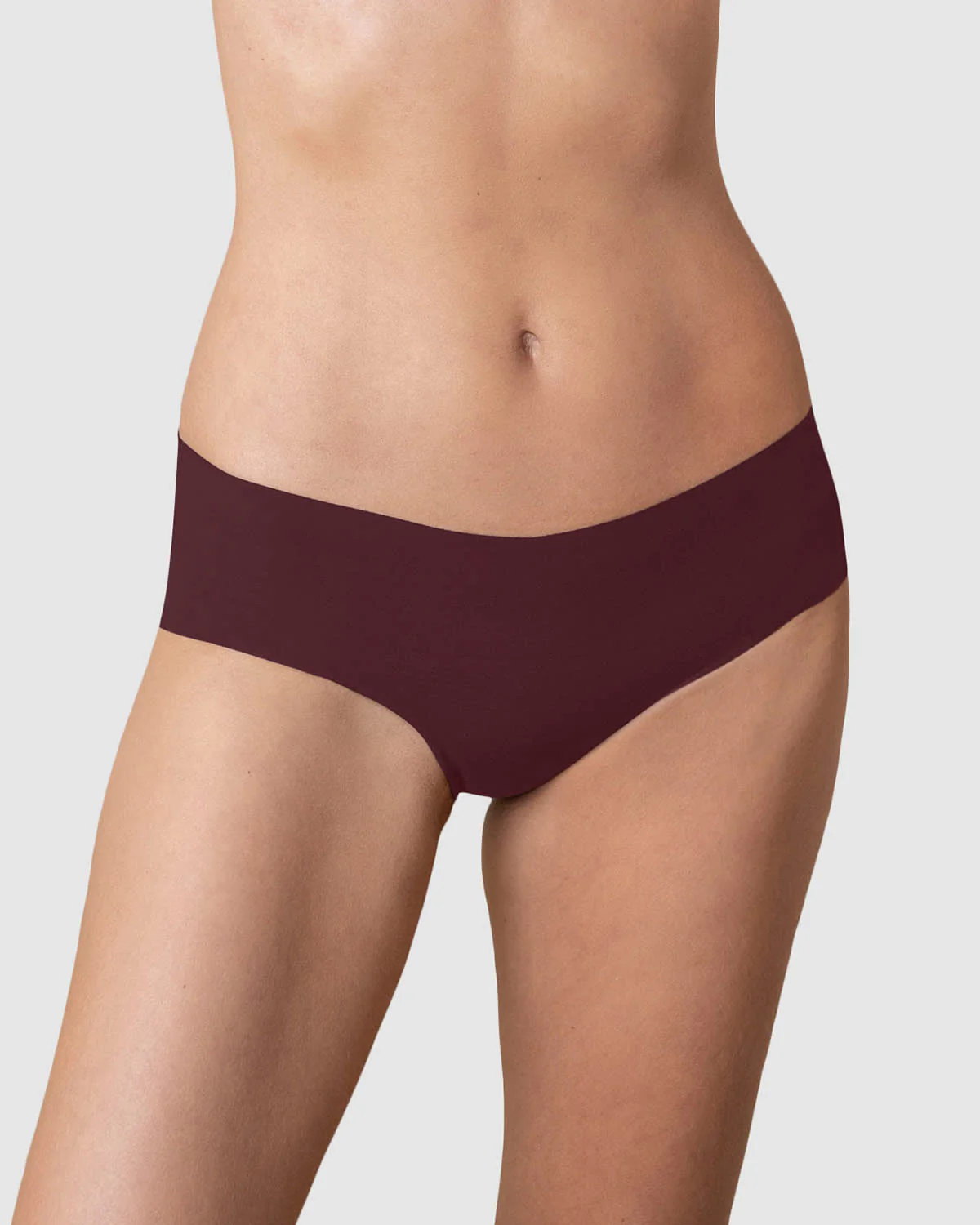Panty hipster invisible ultraplano sin elásticos y de pocas costuras