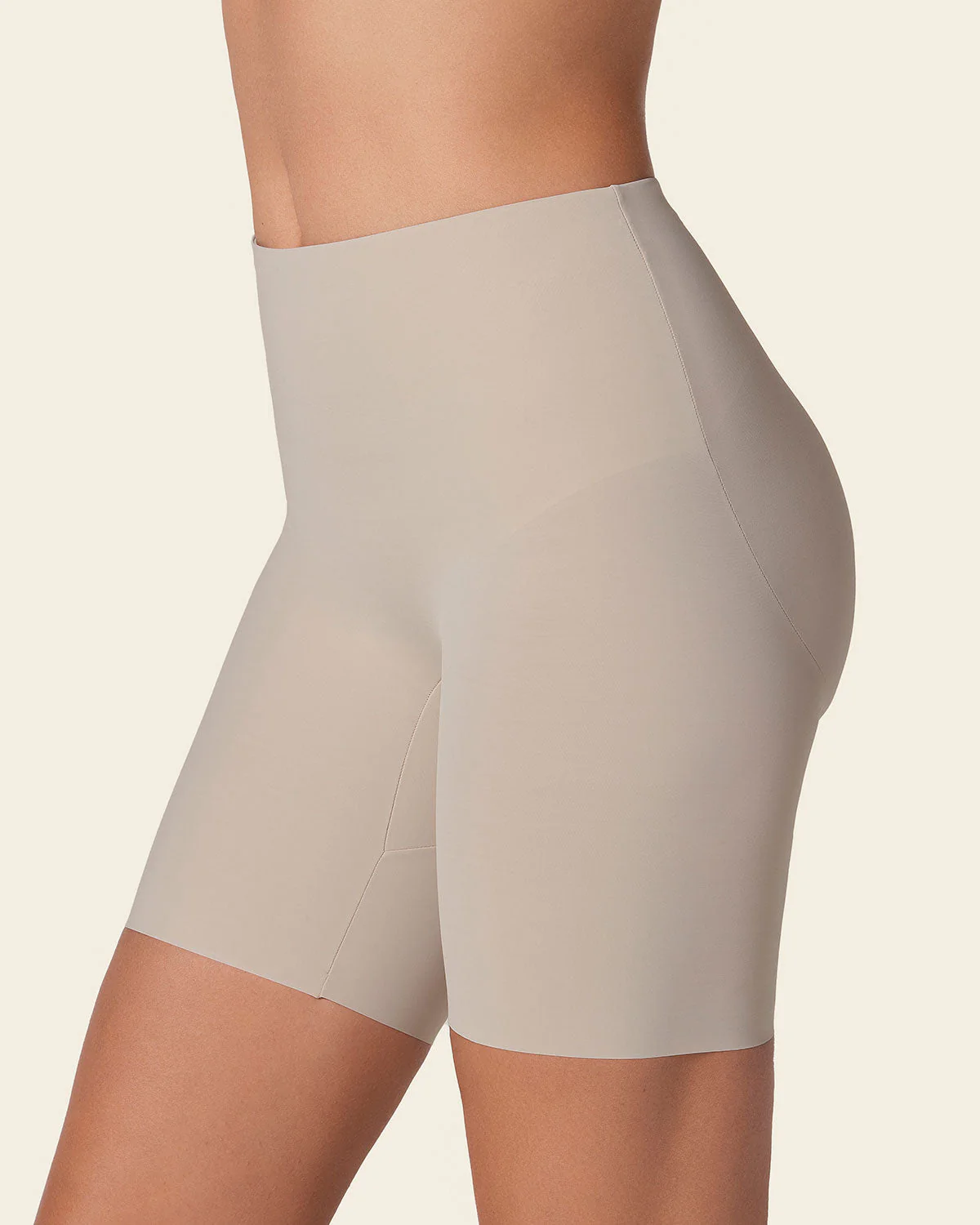 Panty short invisible de control de abdomen efecto levanta glúteos