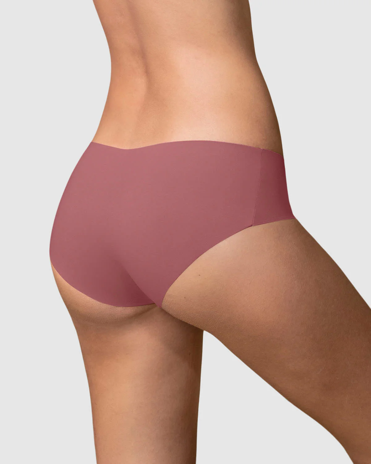 Panty hipster invisible ultraplano sin elásticos y de pocas costuras