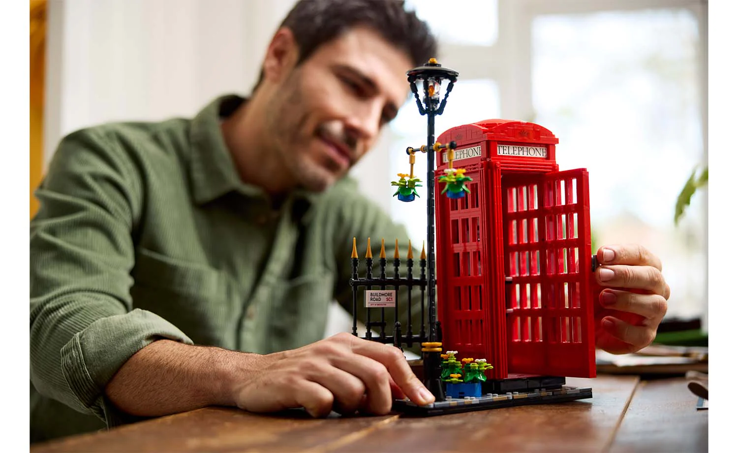 21347 | LEGO® Ideas Red London Telephone Box