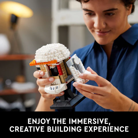 LEGO® Star Wars™ Clone Commander Cody™ Helmet Building Kit 75350