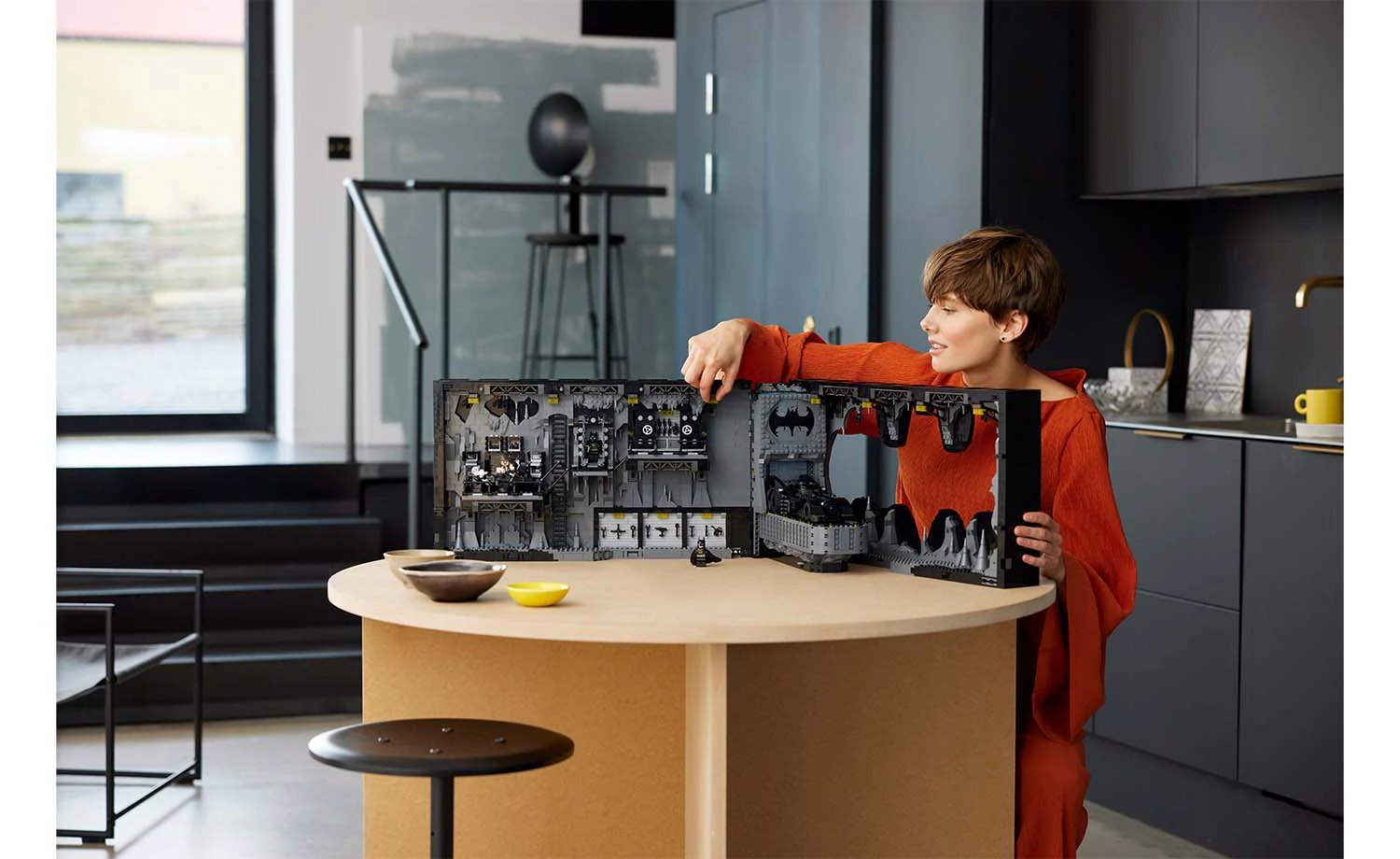76252 | LEGO® DC Batcave™ –  Shadow Box