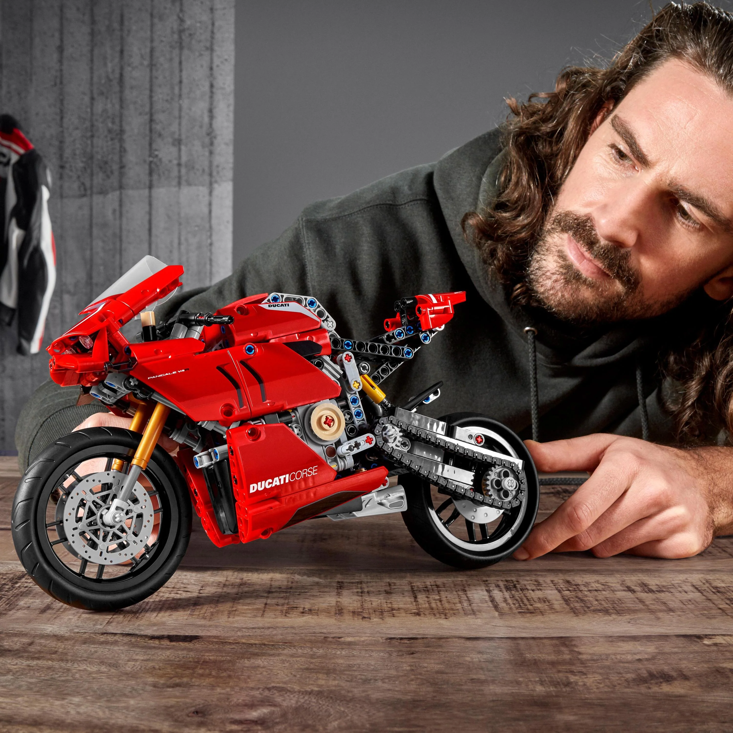 LEGO® Technic Ducati Panigale V4 R 42107