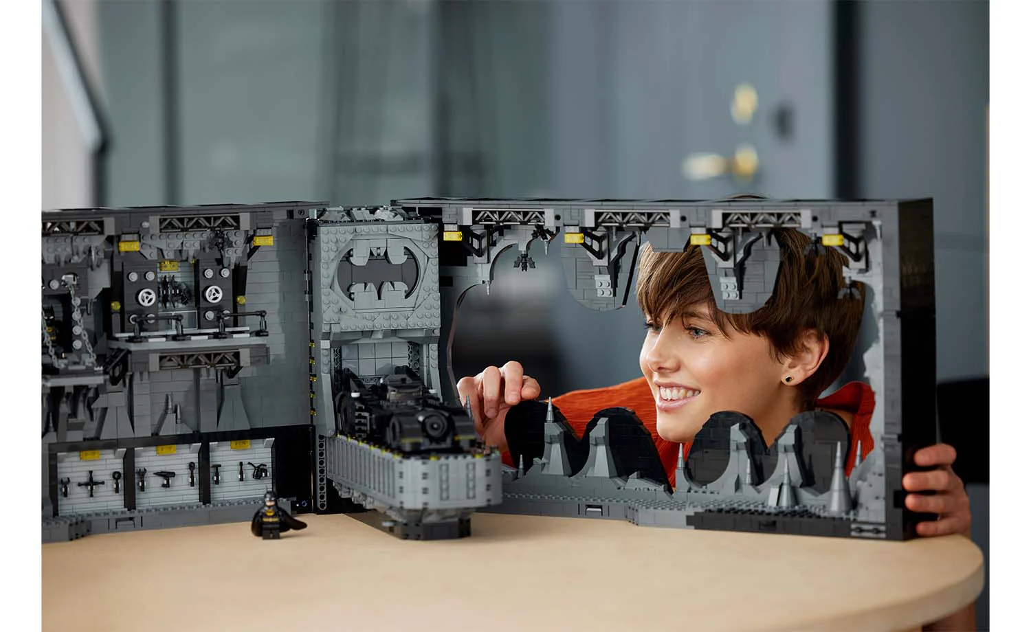 76252 | LEGO® DC Batcave™ –  Shadow Box