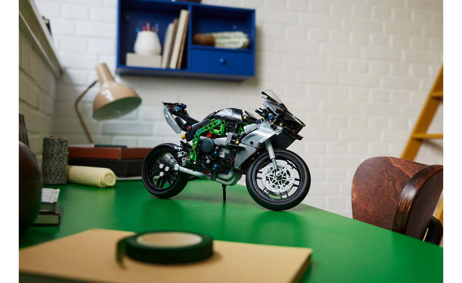 42170 | LEGO® Technic Kawasaki Ninja H2R Motorcycle